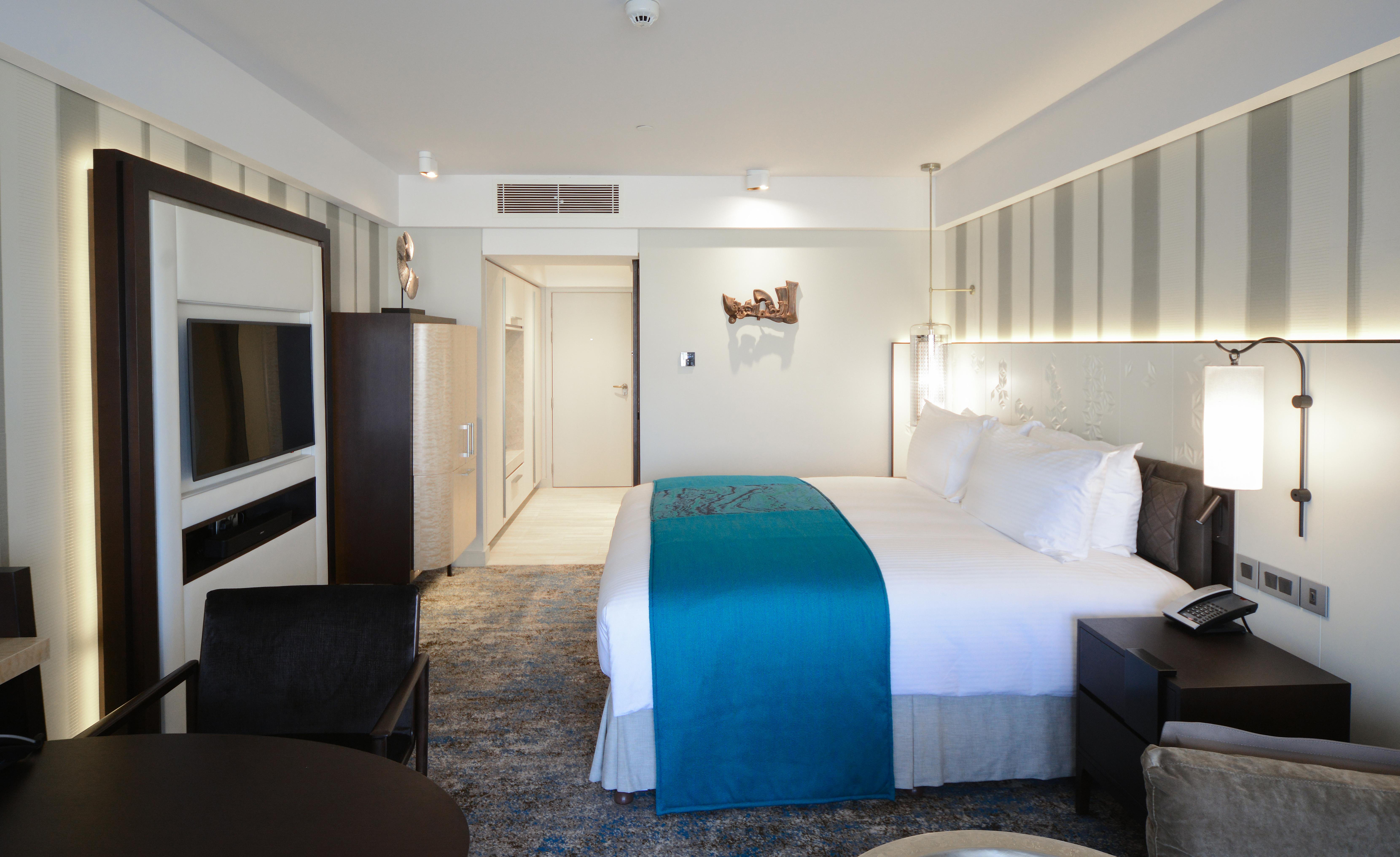 Intercontinental Muscat By Ihg Hotel Екстериор снимка A room on board