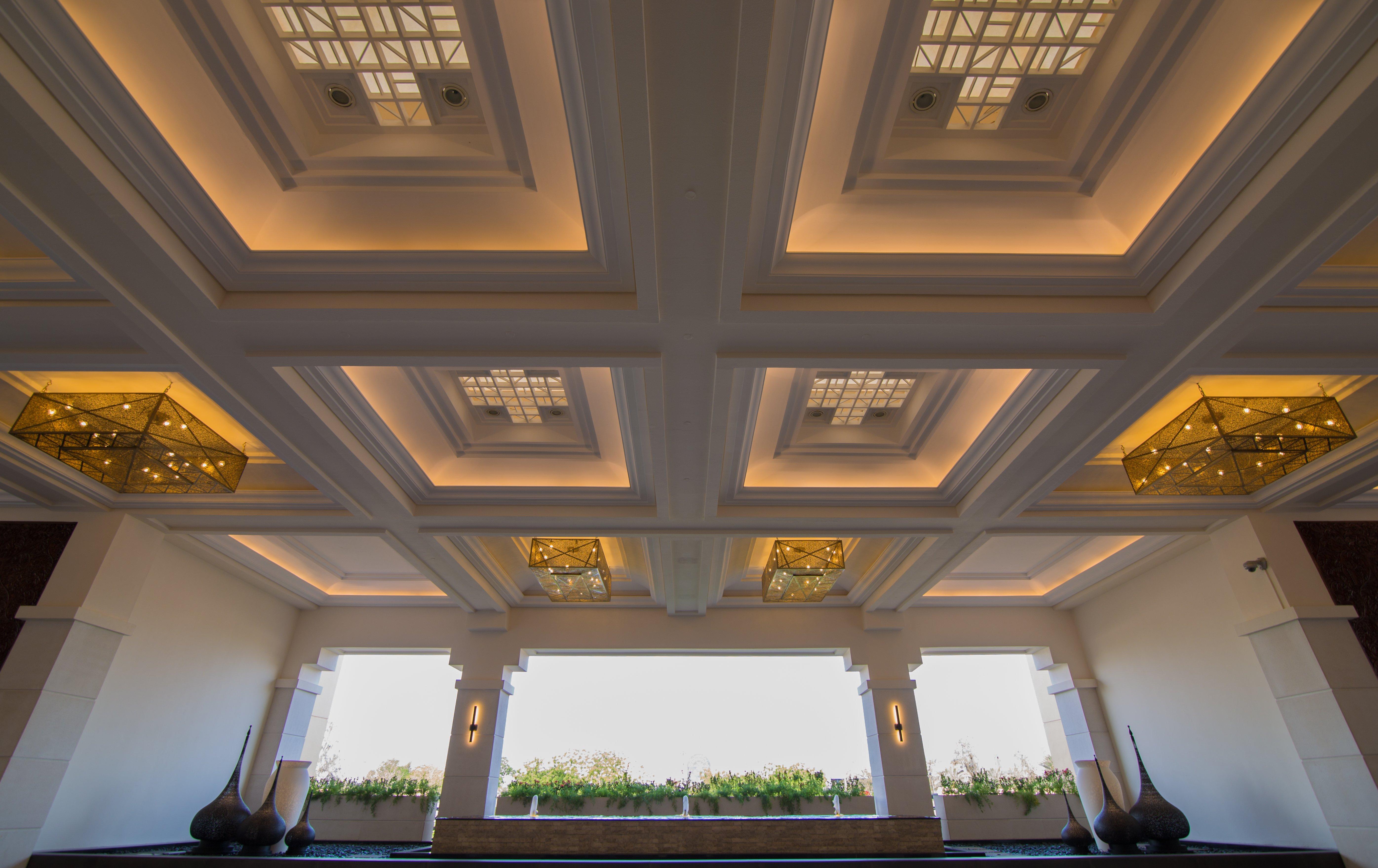 Intercontinental Muscat By Ihg Hotel Екстериор снимка The ceiling of the lobby