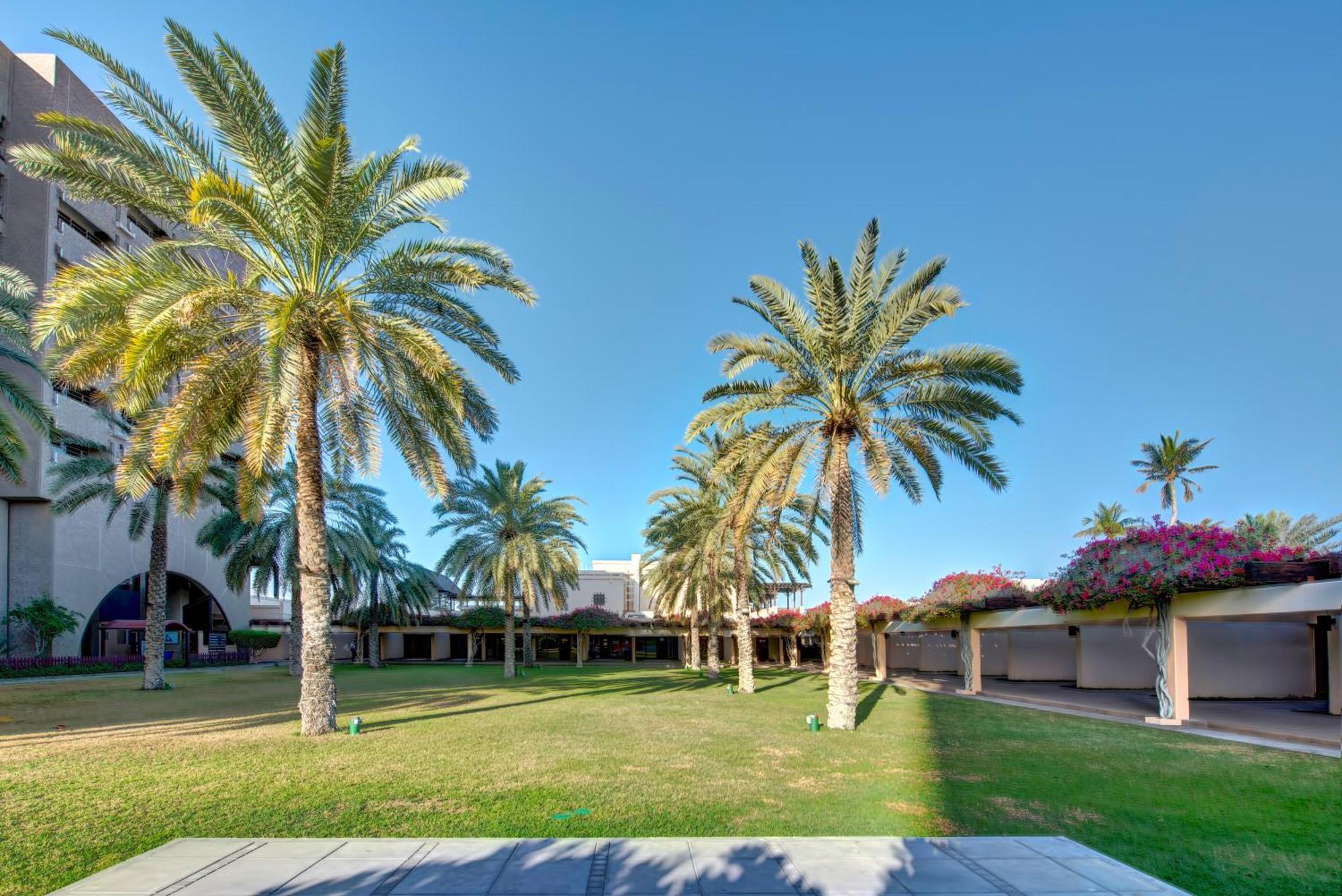 Intercontinental Muscat By Ihg Hotel Екстериор снимка The campus of the University of Haifa